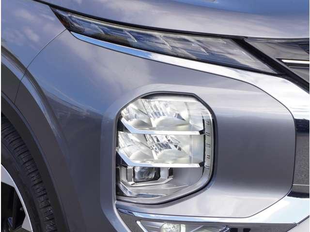 �y�k�d�c�w�b�h���C�g�z���V����ԑ��s�����ǍD�Ȏ��E���m�ۂ����S���ĉ^�]�ł��鍂�P�x�k�d�c�w�b�h���C�g�𑕔��B���邢��ɓ_�����x����������d�͂��}�����Ă��܂��B