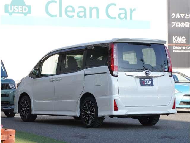 ノア Ｓｉ　三菱認定中古車保証　８人乗り　地デジ　ＤＶＤ視聴可　ＬＥＤヘットライト　ＥＴＣ付き　横滑り防止機能　ナビＴＶ　三列シート　ＡＷ　ＡＡＣ　パワーウインドウ　メモリーナビ　ＡＢＳ　パワーステアリング（17枚目）