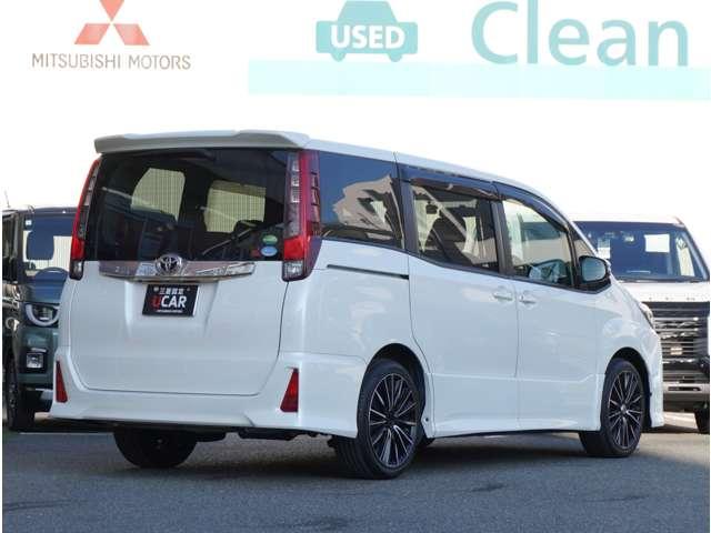 ノア Ｓｉ　三菱認定中古車保証　８人乗り　地デジ　ＤＶＤ視聴可　ＬＥＤヘットライト　ＥＴＣ付き　横滑り防止機能　ナビＴＶ　三列シート　ＡＷ　ＡＡＣ　パワーウインドウ　メモリーナビ　ＡＢＳ　パワーステアリング（19枚目）