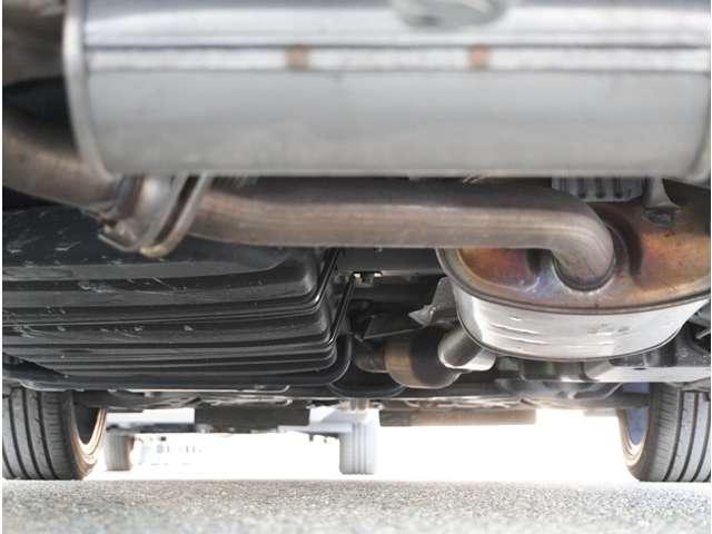 ノア Ｓｉ　三菱認定中古車保証　８人乗り　地デジ　ＤＶＤ視聴可　ＬＥＤヘットライト　ＥＴＣ付き　横滑り防止機能　ナビＴＶ　三列シート　ＡＷ　ＡＡＣ　パワーウインドウ　メモリーナビ　ＡＢＳ　パワーステアリング（20枚目）