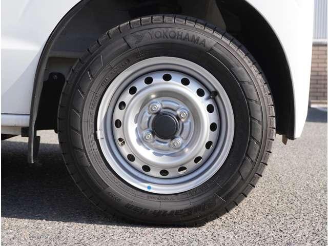 ミニキャブバン Ｅ　障害物センサー　ラジオ　横滑り防止装置　両側手動スライドドア　パーキングセンサー　パワステ　マニュアルエアコン　ＥＳＣ　運転席エアバッグ　助手席エアバッグ　アイドリングストップ　ＡＢＳ（16枚目）