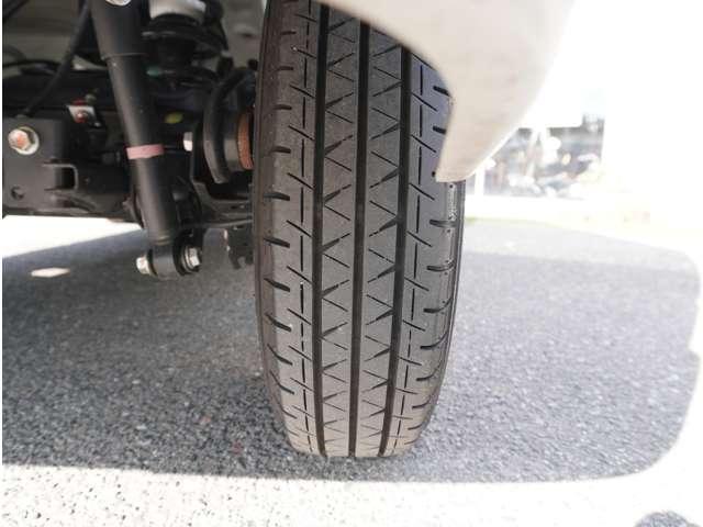 ミニキャブバン Ｅ　障害物センサー　ラジオ　横滑り防止装置　両側手動スライドドア　パーキングセンサー　パワステ　マニュアルエアコン　ＥＳＣ　運転席エアバッグ　助手席エアバッグ　アイドリングストップ　ＡＢＳ（18枚目）