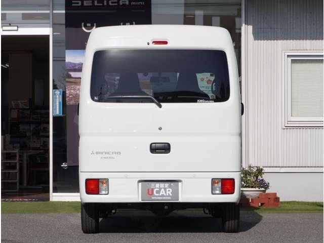 ミニキャブバン Ｅ　障害物センサー　ラジオ　横滑り防止装置　両側手動スライドドア　パーキングセンサー　パワステ　マニュアルエアコン　ＥＳＣ　運転席エアバッグ　助手席エアバッグ　アイドリングストップ　ＡＢＳ（19枚目）