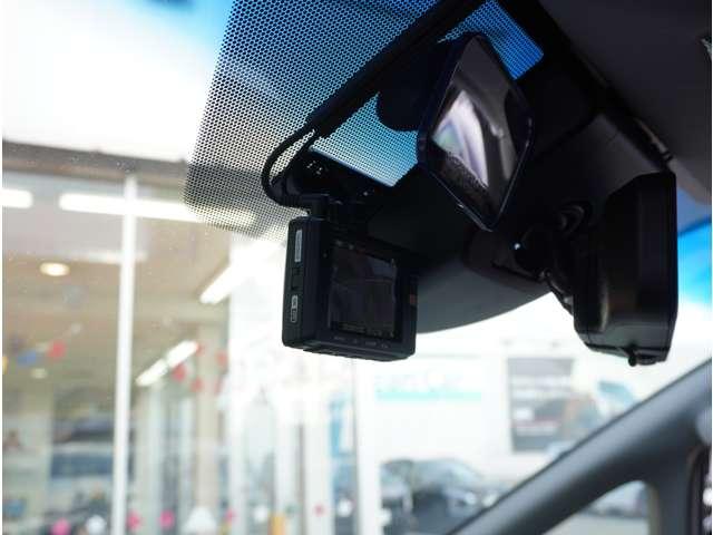 アルファード ２．５Ｓ　Ａパッケージ　７名乗り　後席モニター　ナビ　地上デジタル　アルミホイール　ナビＴＶ　イモビライザ　ＡＢＳ　キーフリー　ＬＥＤ　横滑り防止機能　クリソナ　オットマン　ＥＴＣ　エアバッグ　クルーズコントロール（11枚目）