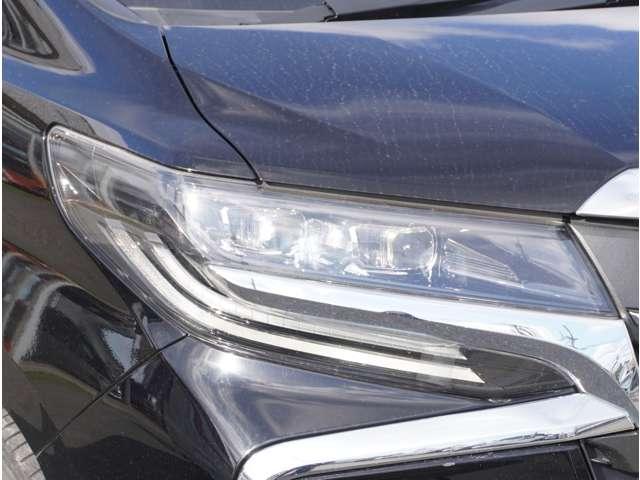 アルファード ２．５Ｓ　Ａパッケージ　７名乗り　後席モニター　ナビ　地上デジタル　アルミホイール　ナビＴＶ　イモビライザ　ＡＢＳ　キーフリー　ＬＥＤ　横滑り防止機能　クリソナ　オットマン　ＥＴＣ　エアバッグ　クルーズコントロール（19枚目）