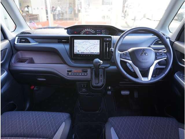 �C���p�l���̉摜�ƂȂ�܂��B�ԗ��]���؂ɂă_�b�V���{�[�h�̂�ՂȂǁA�O���[�U�[�l���i�r�܂����[�_�[�Ȃǎ��t������Ă����ԗ����������܂��B�]���؂ɂĂ��m�F���������Ԋm�F�������߂����Ē����܂��B