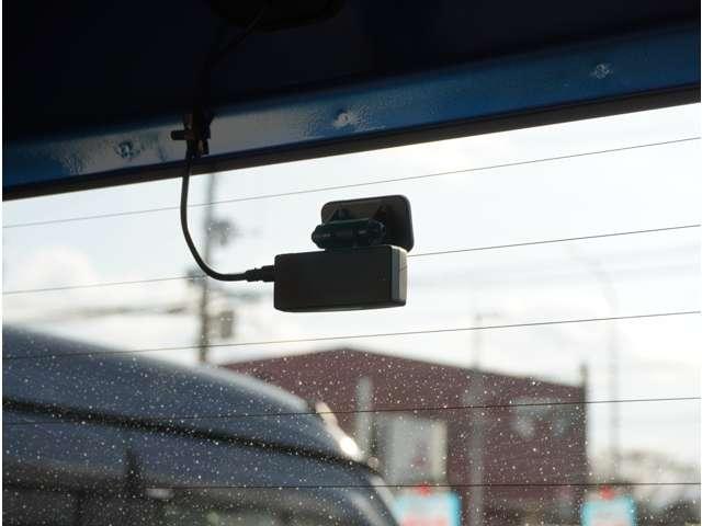 �y����h���C�u���R�[�_�[�z���S�E���S�ȃJ�[���C�t�ɕK�{�̃h���C�u���R�[�_�[�𑕔��B������^�]�⎖�̂ɑ��������ۂ̏󋵂��f���ŋL�^���A����̃��X�N�ɔ����܂��B