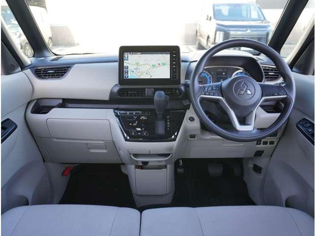 �C���p�l���̉摜�ƂȂ�܂��B�ԗ��]���؂ɂă_�b�V���{�[�h�̂�ՂȂǁA�O���[�U�[�l���i�r�܂����[�_�[�Ȃǎ��t������Ă����ԗ����������܂��B�]���؂ɂĂ��m�F���������Ԋm�F�������߂����Ē����܂��B