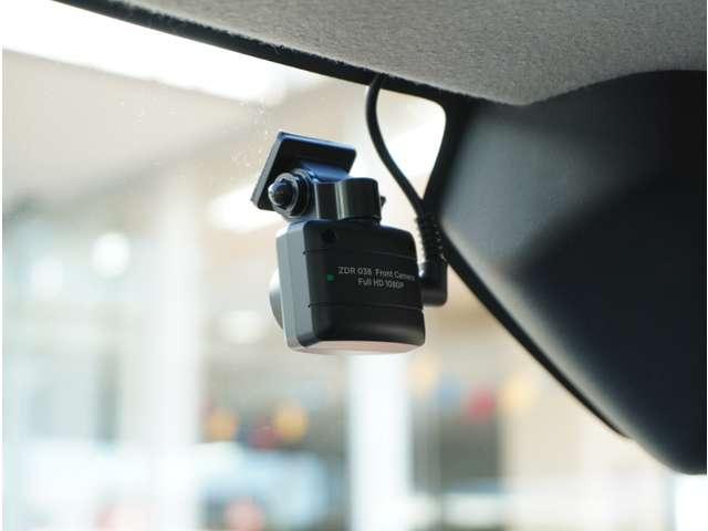 �O���y�h���C�u���R�[�_�[�z���S�E���S�ȃJ�[���C�t�ɕK�{�̃h���C�u���R�[�_�[�𑕔��B������^�]�⎖�̂ɑ��������ۂ̏󋵂��f���ŋL�^���A����̃��X�N�ɔ����܂��B