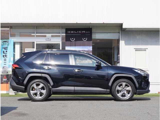 ＲＡＶ４ Ｇ　Ｔ－Ｃｏｎｎｅｃｔナビ　バックカメラ　ＥＴＣ　シ－トヒ－タ－　Ｒカメラ　衝突軽減Ｂ　ＥＴＣ搭載　クリソナ　アルミ　クルーズＣ　ナビＴＶ　ＥＳＣ　フルセグテレビ　パワーステアリング　キーフリー　エアコン（6枚目）