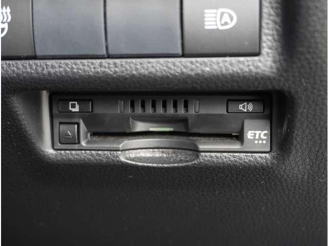 ＲＡＶ４ Ｇ　Ｔ－Ｃｏｎｎｅｃｔナビ　バックカメラ　ＥＴＣ　シ－トヒ－タ－　Ｒカメラ　衝突軽減Ｂ　ＥＴＣ搭載　クリソナ　アルミ　クルーズＣ　ナビＴＶ　ＥＳＣ　フルセグテレビ　パワーステアリング　キーフリー　エアコン（15枚目）