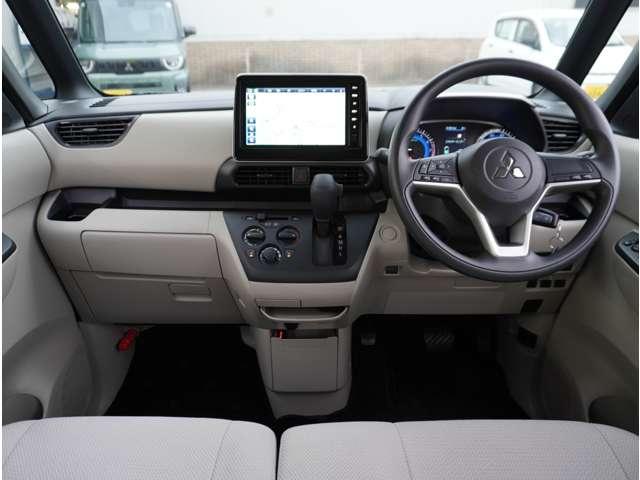 �C���p�l���̉摜�ƂȂ�܂��B�ԗ��]���؂ɂă_�b�V���{�[�h�̂�ՂȂǁA�O���[�U�[�l���i�r�܂����[�_�[�Ȃǎ��t������Ă����ԗ����������܂��B�]���؂ɂĂ��m�F���������Ԋm�F�������߂����Ē����܂��B