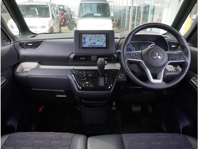 �C���p�l���̉摜�ƂȂ�܂��B�ԗ��]���؂ɂă_�b�V���{�[�h�̂�ՂȂǁA�O���[�U�[�l���i�r�܂����[�_�[�Ȃǎ��t������Ă����ԗ����������܂��B�]���؂ɂĂ��m�F���������Ԋm�F�������߂����Ē����܂��B