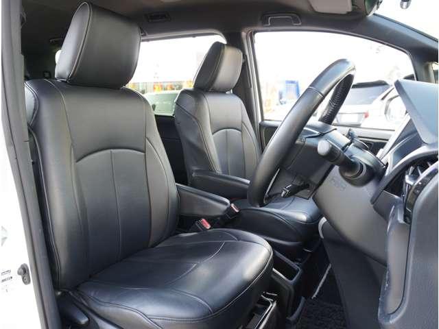 ヴォクシー ハイブリッドZS 煌II 7人乗り フリップダウンモニター ナビ ヘッドライトLED スマートキー&プッシュスタート アルミ シートヒータ 点検記録簿 メモリーナビゲーション 盗難防止装置 フルセグTV ウォークスルー AUX(9枚目)