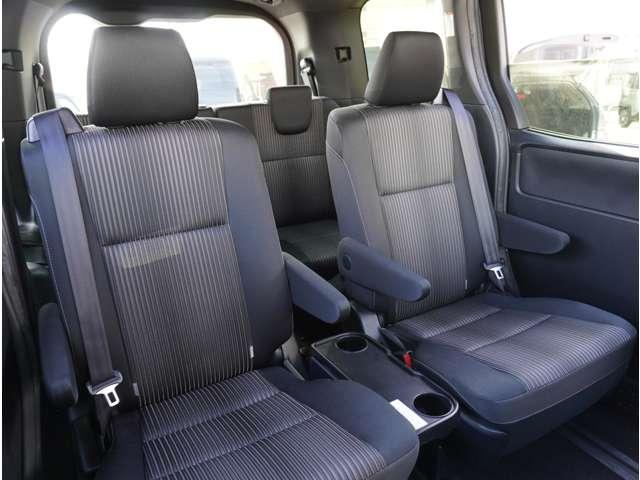 ヴォクシー ＺＳ　煌ＩＩ　三菱認定保証　バックカメラ　ＥＴＣ　コーナーセンサ　スマートキープッシュスタート　両側パワ－スライドドア　バックモニタ　記録簿付き　ＥＴＣ車載器　サイドエアバッグ　セキュリティアラーム　ＡＵＸ　ＶＳＣ（9枚目）