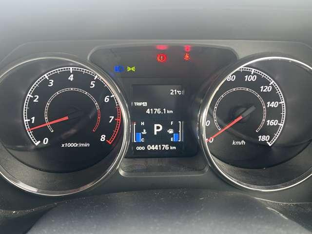 デリカＤ：５ Ｇ　リミテッドパッケージ　三菱認定ＵＣＡＲ保証　フルセグナビ　バックカ　スマートキー　クルコン　ＥＴＣ　バックカメラ　メモリーナビ　オートエアコン　４ＷＤ　両側電動ドア（12枚目）