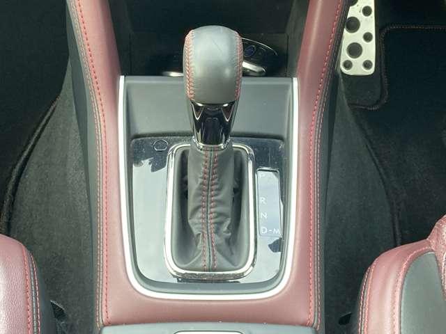 レヴォーグ １．６ＳＴＩスポーツアイサイト　三菱認定ＵＣＡＲ保証　フルセグナビ　バックカ　エコアイドル　オートクルーズ　助手席エアバッグ　盗難防止装置　ＡＷＤ　Ｓヒーター　横滑り防止　Ｐシート　メモナビ　バックモニター　ＡＢＳ　Ｆカメラ　地デジ（13枚目）