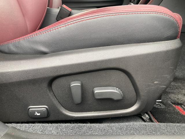 レヴォーグ １．６ＳＴＩスポーツアイサイト　三菱認定ＵＣＡＲ保証　フルセグナビ　バックカ　エコアイドル　オートクルーズ　助手席エアバッグ　盗難防止装置　ＡＷＤ　Ｓヒーター　横滑り防止　Ｐシート　メモナビ　バックモニター　ＡＢＳ　Ｆカメラ　地デジ（23枚目）