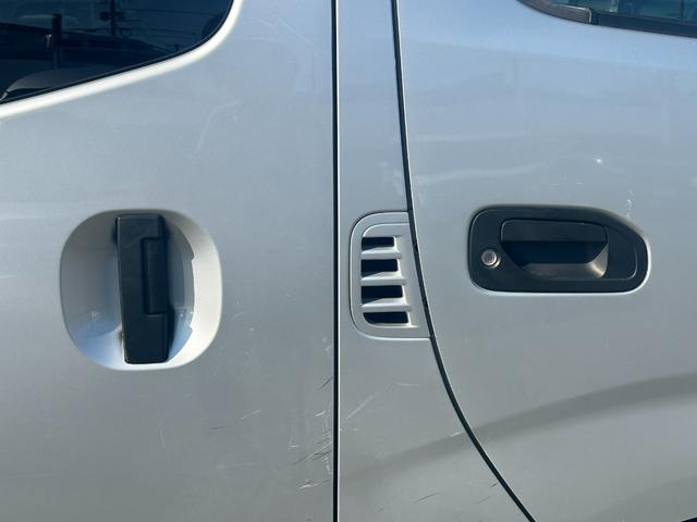 ＮＶ３５０キャラバンバン ロングＤＸ　ワンセグナビ　バックカメラ　ＥＴＣ付　ブレーキサポート　メモリナビ　両側スライドＤ　ワンオ－ナ－車　整備記録簿　ＤＶＤ再生可能　キーレスリモコン　パワーウインド　横滑り防止装置　ワンセグ　ＥＴＣ車載器（36枚目）