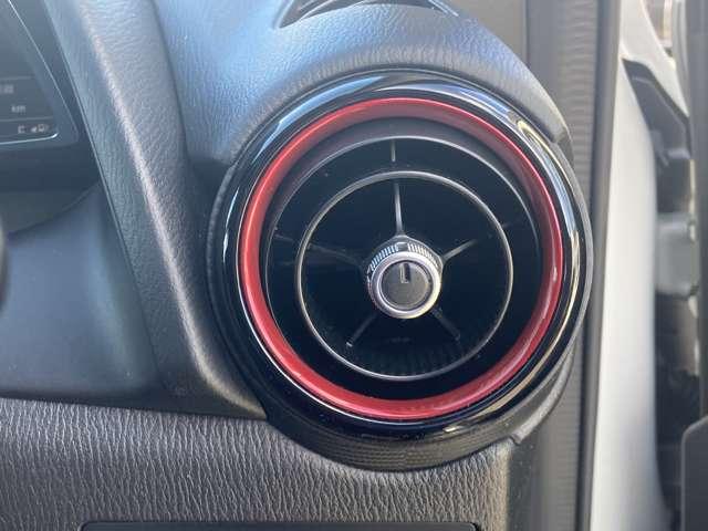 デミオ １３Ｓノーブルクリムゾン　三菱認定保証　純正ナビ　バックカメラ　アルミホイール　フルセグ　エアバック　メモリーナビ　ＤＶＤ再生　衝突被害軽減システム　キーレス　ナビＴＶ　スマートキー　ＬＥＤヘッドランプ　アイドリングストップ（15枚目）