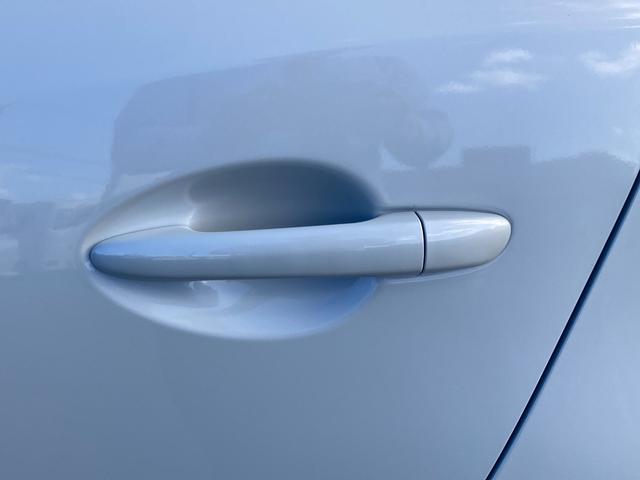 デミオ １３Ｓノーブルクリムゾン　三菱認定保証　純正ナビ　バックカメラ　アルミホイール　フルセグ　エアバック　メモリーナビ　ＤＶＤ再生　衝突被害軽減システム　キーレス　ナビＴＶ　スマートキー　ＬＥＤヘッドランプ　アイドリングストップ（26枚目）