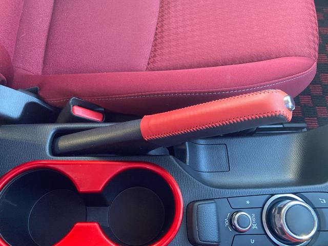 デミオ １３Ｓノーブルクリムゾン　三菱認定保証　純正ナビ　バックカメラ　アルミホイール　フルセグ　エアバック　メモリーナビ　ＤＶＤ再生　衝突被害軽減システム　キーレス　ナビＴＶ　スマートキー　ＬＥＤヘッドランプ　アイドリングストップ（32枚目）