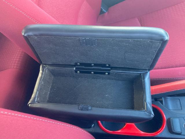 デミオ １３Ｓノーブルクリムゾン　三菱認定保証　純正ナビ　バックカメラ　アルミホイール　フルセグ　エアバック　メモリーナビ　ＤＶＤ再生　衝突被害軽減システム　キーレス　ナビＴＶ　スマートキー　ＬＥＤヘッドランプ　アイドリングストップ（45枚目）