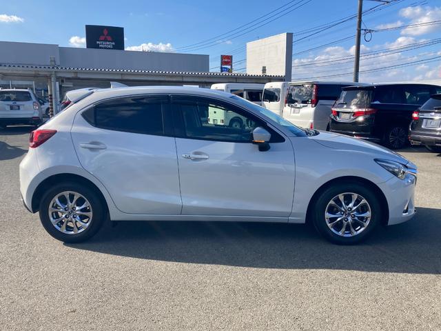 デミオ １３Ｓノーブルクリムゾン　三菱認定保証　純正ナビ　バックカメラ　アルミホイール　フルセグ　エアバック　メモリーナビ　ＤＶＤ再生　衝突被害軽減システム　キーレス　ナビＴＶ　スマートキー　ＬＥＤヘッドランプ　アイドリングストップ（78枚目）