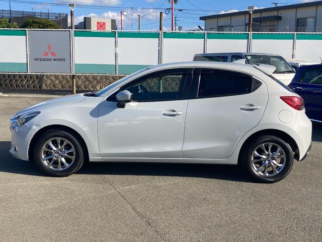 デミオ １３Ｓノーブルクリムゾン　三菱認定保証　純正ナビ　バックカメラ　アルミホイール　フルセグ　エアバック　メモリーナビ　ＤＶＤ再生　衝突被害軽減システム　キーレス　ナビＴＶ　スマートキー　ＬＥＤヘッドランプ　アイドリングストップ（79枚目）