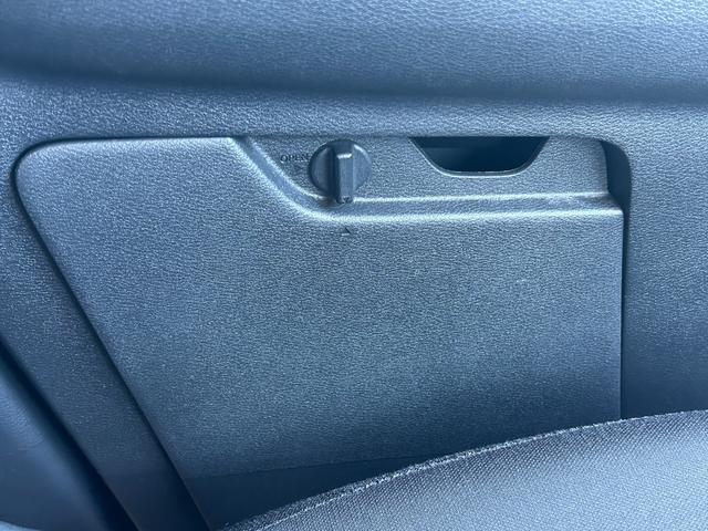 ｅＫクロス Ｔ　三菱認定保証　純正９インチナビ　ターボ　前後ソナー　前席シートヒーター　ナビＴＶ　インテリキー　ターボ　盗難防止装置　ベンチシート　ＡＢＳ　カーテンエアバック　オートエアコン　横滑り防止装置　アルミ（36枚目）