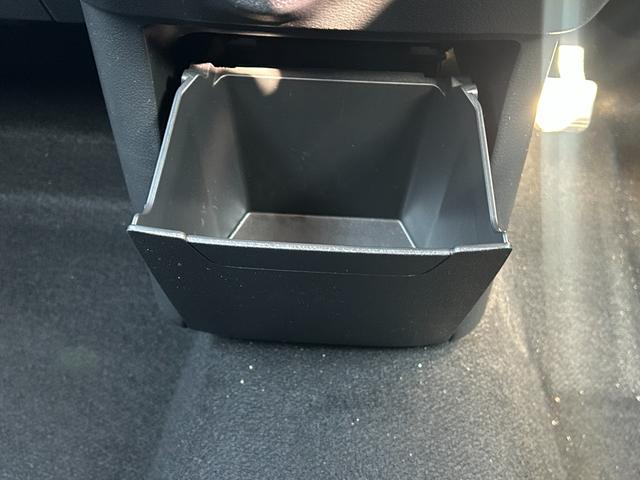 ｅＫクロス Ｔ　三菱認定保証　純正９インチナビ　ターボ　前後ソナー　前席シートヒーター　ナビＴＶ　インテリキー　ターボ　盗難防止装置　ベンチシート　ＡＢＳ　カーテンエアバック　オートエアコン　横滑り防止装置　アルミ（56枚目）