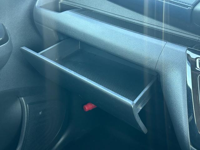 ｅＫクロス Ｔ　三菱認定保証　純正９インチナビ　ターボ　前後ソナー　前席シートヒーター　ナビＴＶ　インテリキー　ターボ　盗難防止装置　ベンチシート　ＡＢＳ　カーテンエアバック　オートエアコン　横滑り防止装置　アルミ（63枚目）