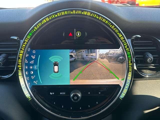ＭＩＮＩ クーパーＳＤ　保証無し　全方位カメラ　コーナーセンサー　クルコン　スマートエントリー　リアビューカメラ　ナビ　盗難防止　パーキングアシスト　横滑り防止装置　アイドリングストップ　インテリジェントＳ　ＥＴＣ付（7枚目）