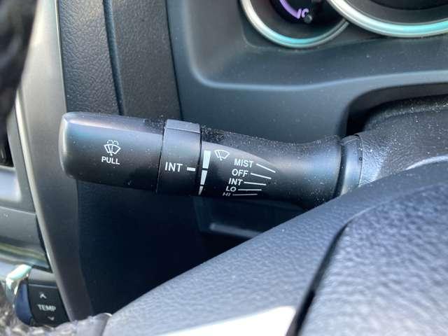 マークＸ プレミアム　三菱認定ＵＣＡＲ保証　フルセグナビ　ＴＶナビ　Ｒカメラ　イモビ　地デジ　電動シート　アルミホイール　キーレス　横滑り防止　オートエアコン　クルーズコントロール　パワステ　ＥＴＣ　ＡＢＳ　メモリーナビ（13枚目）