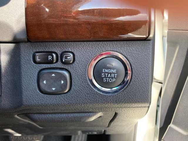 マークＸ プレミアム　三菱認定ＵＣＡＲ保証　フルセグナビ　ＴＶナビ　Ｒカメラ　イモビ　地デジ　電動シート　アルミホイール　キーレス　横滑り防止　オートエアコン　クルーズコントロール　パワステ　ＥＴＣ　ＡＢＳ　メモリーナビ（16枚目）