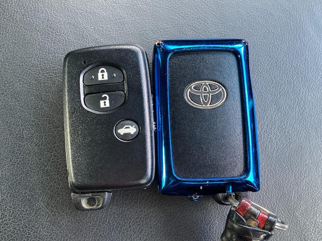 マークＸ プレミアム　三菱認定ＵＣＡＲ保証　フルセグナビ　ＴＶナビ　Ｒカメラ　イモビ　地デジ　電動シート　アルミホイール　キーレス　横滑り防止　オートエアコン　クルーズコントロール　パワステ　ＥＴＣ　ＡＢＳ　メモリーナビ（27枚目）