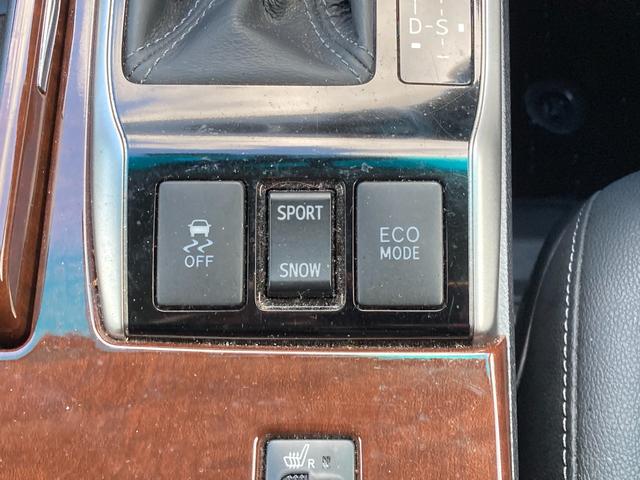 マークＸ プレミアム　三菱認定ＵＣＡＲ保証　フルセグナビ　ＴＶナビ　Ｒカメラ　イモビ　地デジ　電動シート　アルミホイール　キーレス　横滑り防止　オートエアコン　クルーズコントロール　パワステ　ＥＴＣ　ＡＢＳ　メモリーナビ（28枚目）