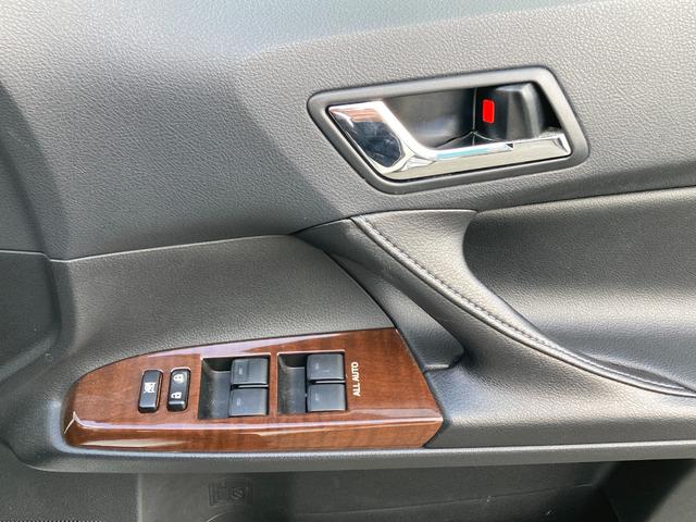 マークＸ プレミアム　三菱認定ＵＣＡＲ保証　フルセグナビ　ＴＶナビ　Ｒカメラ　イモビ　地デジ　電動シート　アルミホイール　キーレス　横滑り防止　オートエアコン　クルーズコントロール　パワステ　ＥＴＣ　ＡＢＳ　メモリーナビ（35枚目）