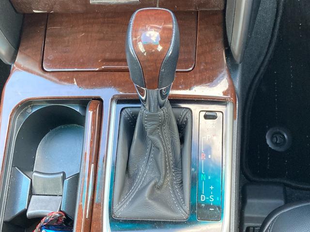 マークＸ プレミアム　三菱認定ＵＣＡＲ保証　フルセグナビ　ＴＶナビ　Ｒカメラ　イモビ　地デジ　電動シート　アルミホイール　キーレス　横滑り防止　オートエアコン　クルーズコントロール　パワステ　ＥＴＣ　ＡＢＳ　メモリーナビ（45枚目）