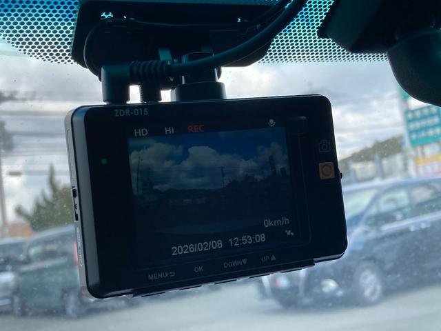 マークＸ プレミアム　三菱認定ＵＣＡＲ保証　フルセグナビ　ＴＶナビ　Ｒカメラ　イモビ　地デジ　電動シート　アルミホイール　キーレス　横滑り防止　オートエアコン　クルーズコントロール　パワステ　ＥＴＣ　ＡＢＳ　メモリーナビ（55枚目）