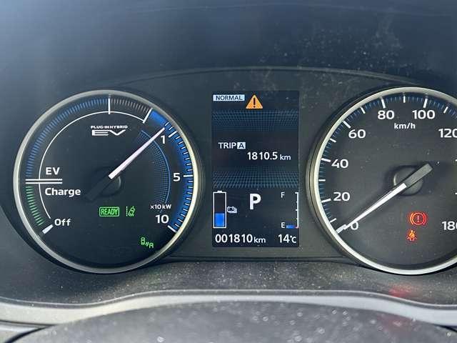 �ߗׂ̌�����ʋ@�ւ͂i�q�������{���̕��ԉw�ƂȂ�܂��B�w�܂ł̑��}���s���Ă���܂��̂ŋC�y�ɐ������|���������B