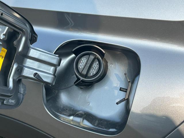 エクリプスクロスＰＨＥＶ ブラックエディション　三菱認定プレミアム保証　フルセグナビ　地デジ　衝突軽減　クルーズコントロール　フルオートエアコン　電動Ｒゲート　サイドエアバッグ　運転席パワーシート　スマートキー　４ＷＤ　シートヒーター　ＥＴＣ（64枚目）