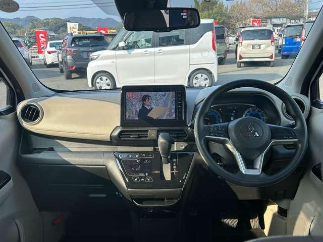 ｅＫワゴン Ｇ　三菱認定プレミアム保証　試乗車ＵＰ　ｉ－ｓｔｏｐ　シートヒータ　地デジ　インテリジェントキー　ＥＴＣ　オートエアコン　フロントベンチシート　バックカメラ　盗難防止システム　パワーウインドウ　寒冷地仕様（3枚目）