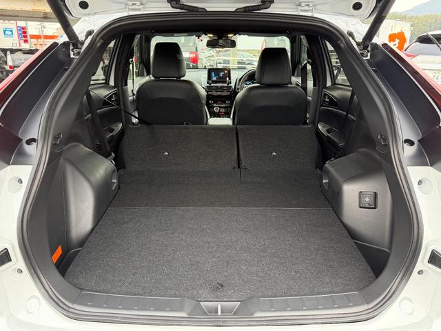 エクリプスクロスPHEV ブラックエディション 三菱認定プレミアム保証 フルセグナビ 地デジ 衝突軽減 クルーズコントロール フルオートエアコン 電動Rゲート サイドエアバッグ 運転席パワーシート スマートキー 4WD シートヒーター ETC(28枚目)