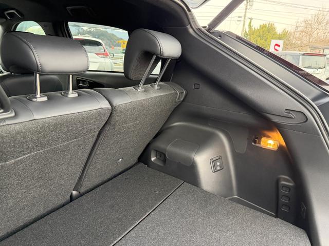 エクリプスクロスPHEV ブラックエディション 三菱認定プレミアム保証 フルセグナビ 地デジ 衝突軽減 クルーズコントロール フルオートエアコン 電動Rゲート サイドエアバッグ 運転席パワーシート スマートキー 4WD シートヒーター ETC(50枚目)