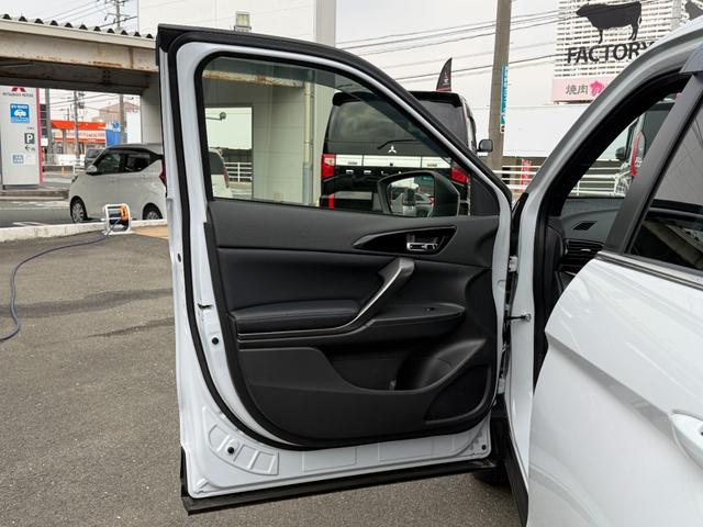エクリプスクロスPHEV ブラックエディション 三菱認定プレミアム保証 フルセグナビ 地デジ 衝突軽減 クルーズコントロール フルオートエアコン 電動Rゲート サイドエアバッグ 運転席パワーシート スマートキー 4WD シートヒーター ETC(53枚目)