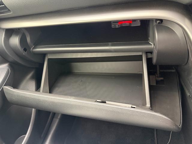 エクリプスクロスPHEV ブラックエディション 三菱認定プレミアム保証 フルセグナビ 地デジ 衝突軽減 クルーズコントロール フルオートエアコン 電動Rゲート サイドエアバッグ 運転席パワーシート スマートキー 4WD シートヒーター ETC(58枚目)