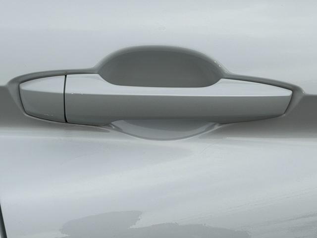 エクリプスクロスPHEV ブラックエディション 三菱認定プレミアム保証 フルセグナビ 地デジ 衝突軽減 クルーズコントロール フルオートエアコン 電動Rゲート サイドエアバッグ 運転席パワーシート スマートキー 4WD シートヒーター ETC(68枚目)