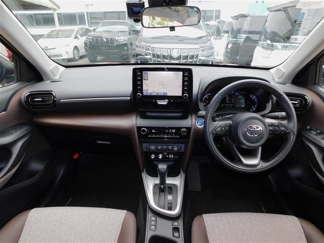 ヤリスクロス ハイブリッドＺ　Ｒカメラ　キーフリー　ヘッドライトＬＥＤ　運転席パワーシート　クルーズコントロール　アルミホイール　パワーステアリング　オートエアコン　盗難防止装置　ドライブレコーダー　ＥＴＣ　エアバッグ　ＡＢＳ（5枚目）