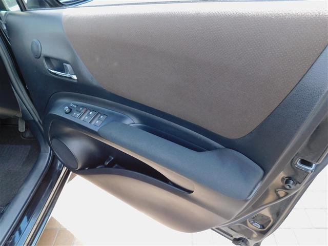 シエンタ ハイブリッドG クエロ 点検記録簿 地デジTV 盗難防止 横滑り防止 LEDライト クルコン スマートキー ETC 1オーナー バックモニタ DVD オ-トエアコン AUX メモリ-ナビ エアバッグ 3列シート ナビ&TV(26枚目)